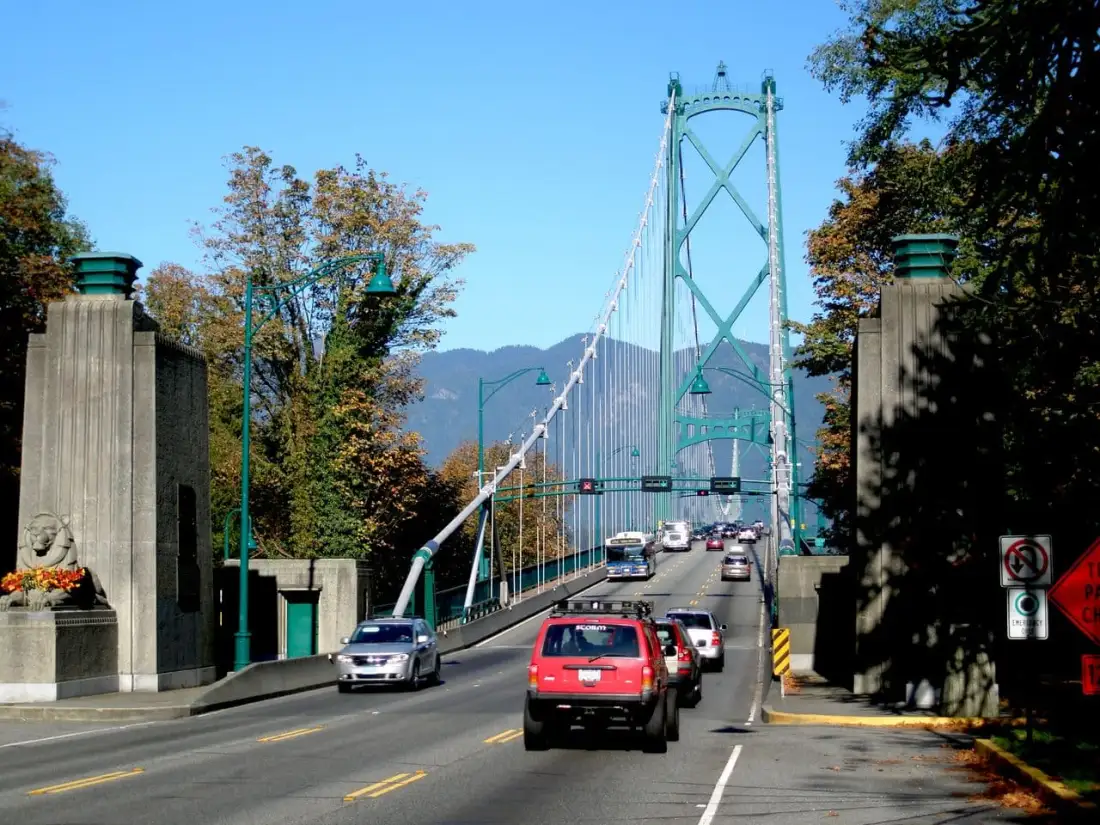 Cars crossing the Lions Gate Bridge into Vancouver